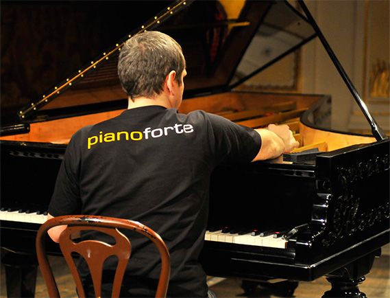 Strojenie pianin i fortepianów